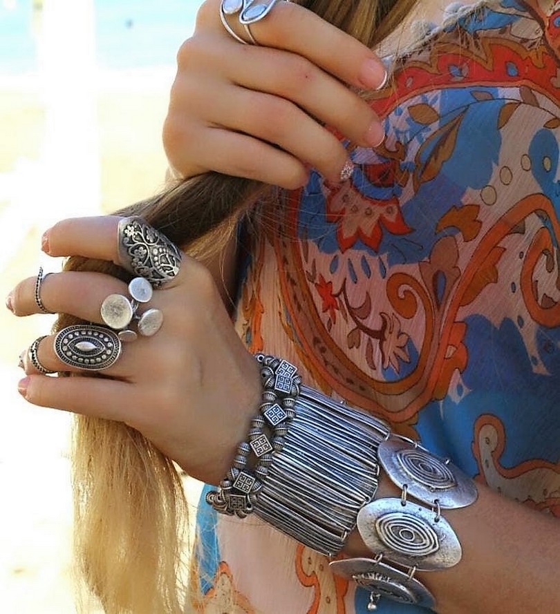 vintage style costume jewellery